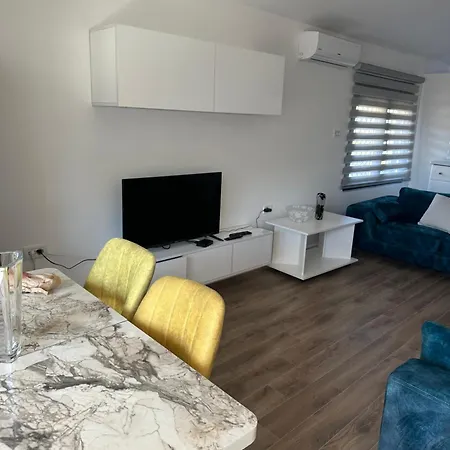 Apartment Join Sarandë